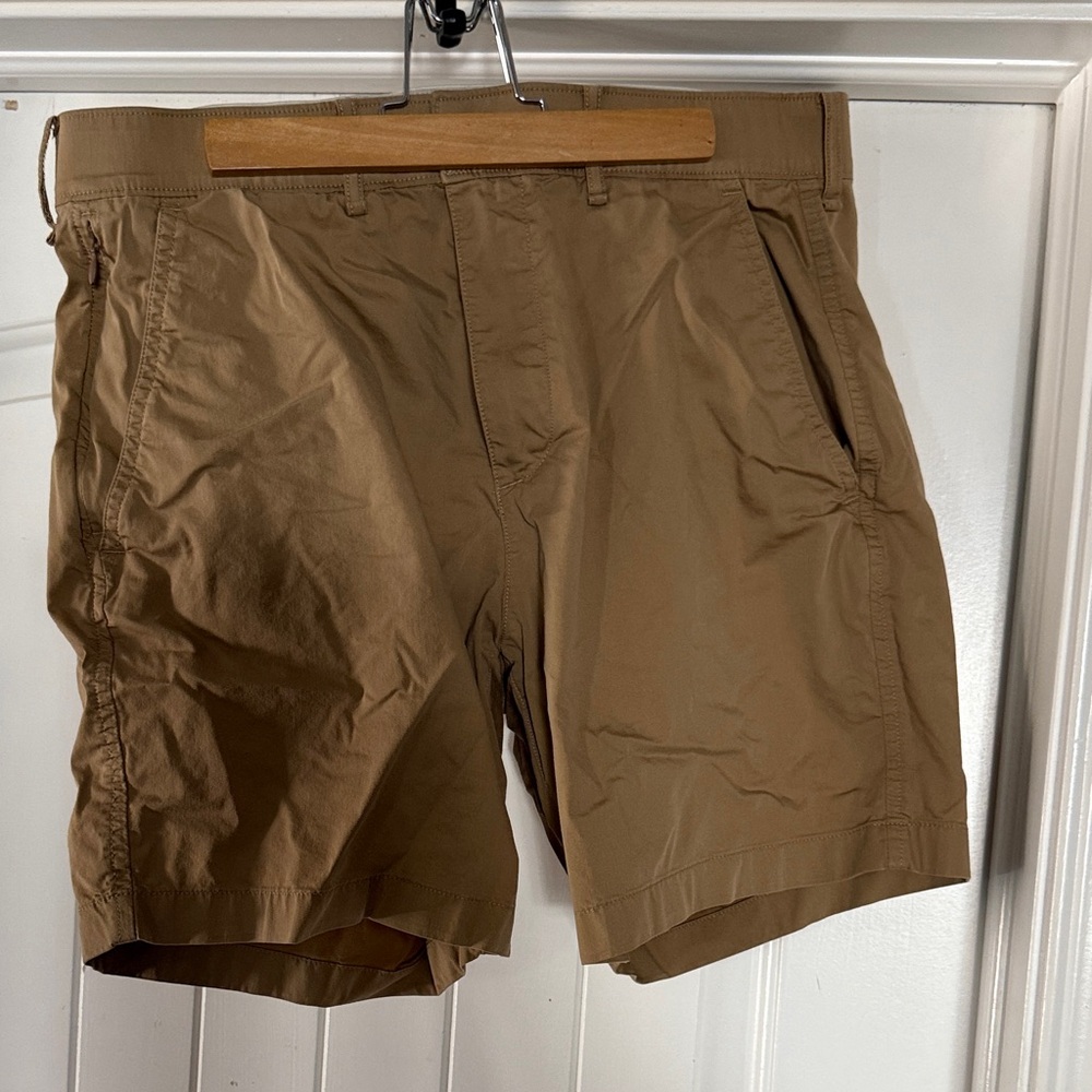 Abercrombie & Fitch Classic Tan Flat Front Men's Shorts